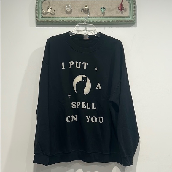 Junk Food I Put A Spell on you Black Graphic Sweatshirt with Cat twinkle large - Picture 1 of 5